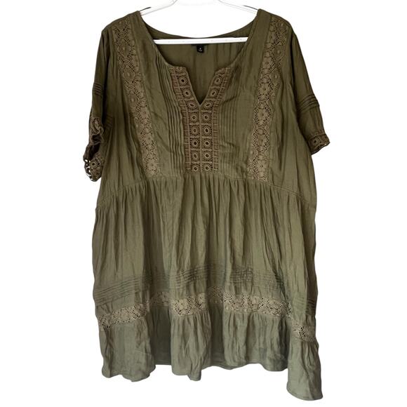 torrid Tops - Torrid Olive Green Short Sleeve Blouse with Lace Design Size 2